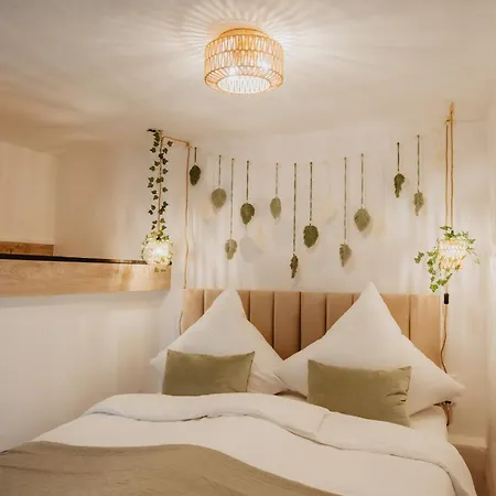 Apartment Jasta Homes Mosel, Zentral, Netflix, Waschmaschine, Terrasse, Privateingang, Erdgeschoss, ältester Weinort Deutschlands