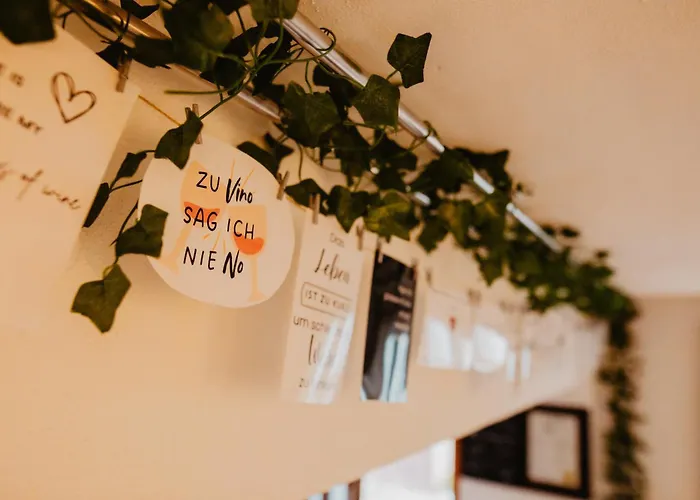 Jasta Homes Mosel, Zentral, Netflix, Waschmaschine, Terrasse, Privateingang, Erdgeschoss, Aeltester Weinort Deutschlands Appartement *