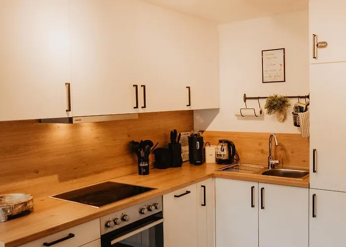 Jasta Homes Mosel, Zentral, Netflix, Waschmaschine, Terrasse, Privateingang, Erdgeschoss, Aeltester Weinort Deutschlands * 노이마겐드론